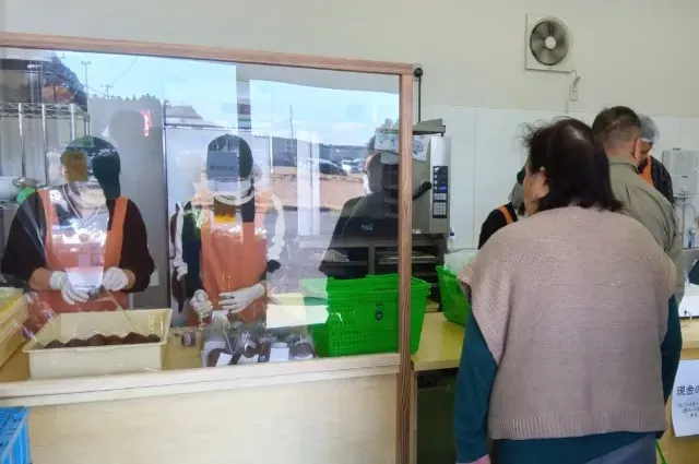 せいかのめぐみ(青果と製菓のお店)店内レジ